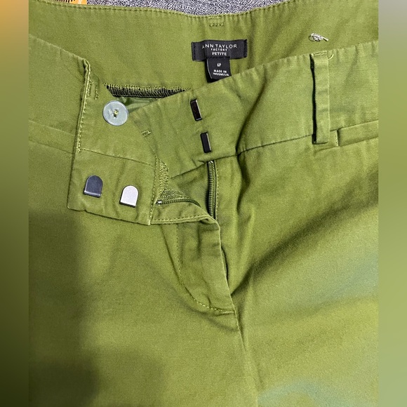 Ann Taylor Petite Olive Green Crop Pant 6P - Picture 3 of 6